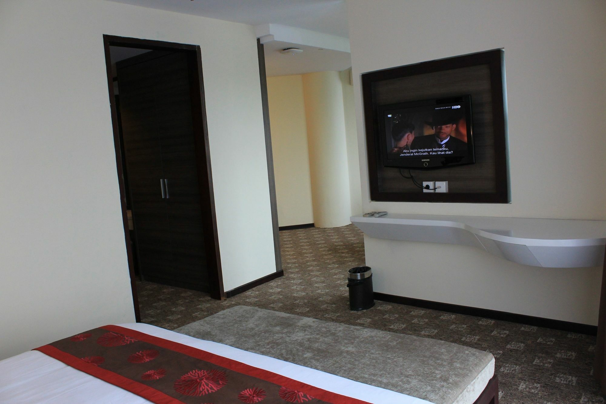 Отель President Executive Club Чикаранг Экстерьер фото