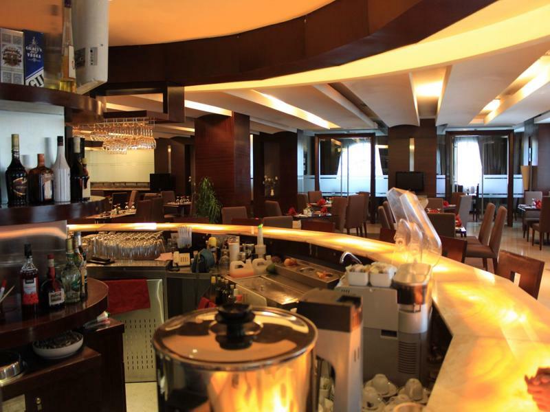 Отель President Executive Club Чикаранг Экстерьер фото